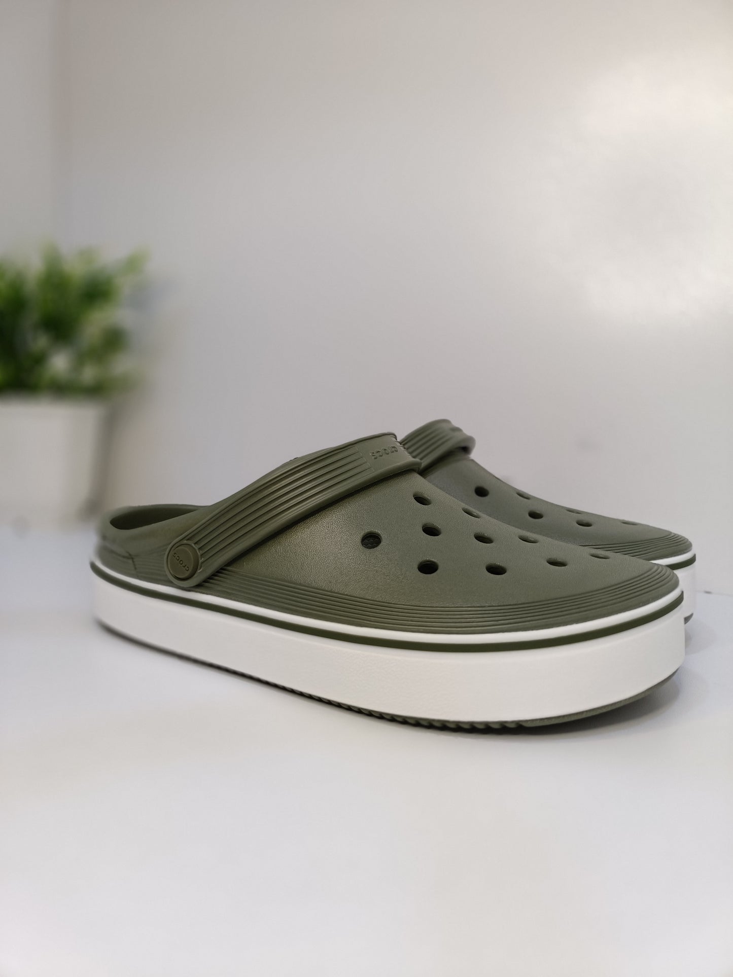 Crocs Off Court Vert