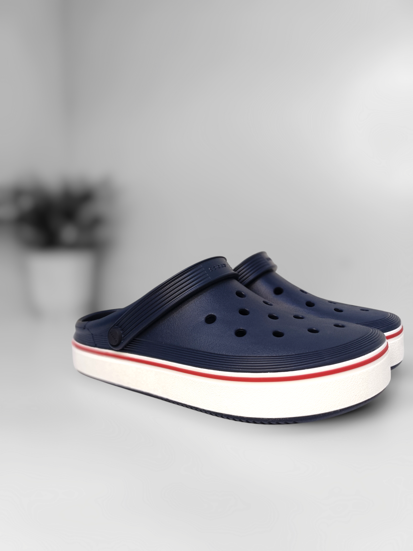 Crocs Off Court Bleu